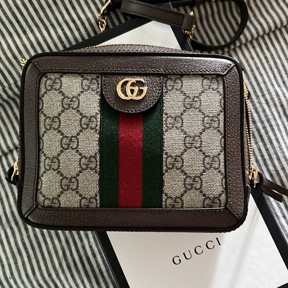 Gucci Handbags - GUCCI all around camera crossbody
